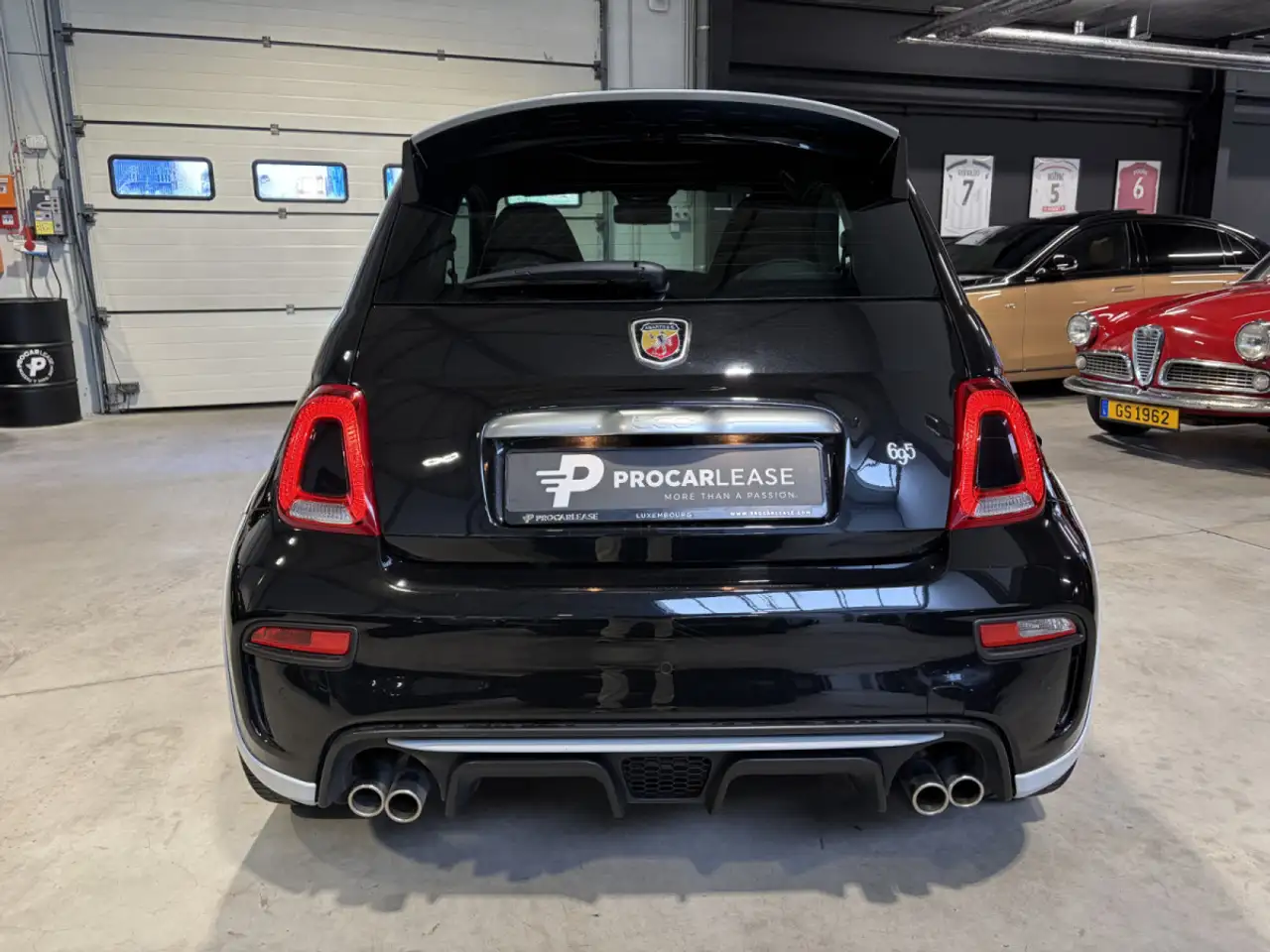 Abarth 695 2021 — фото 12