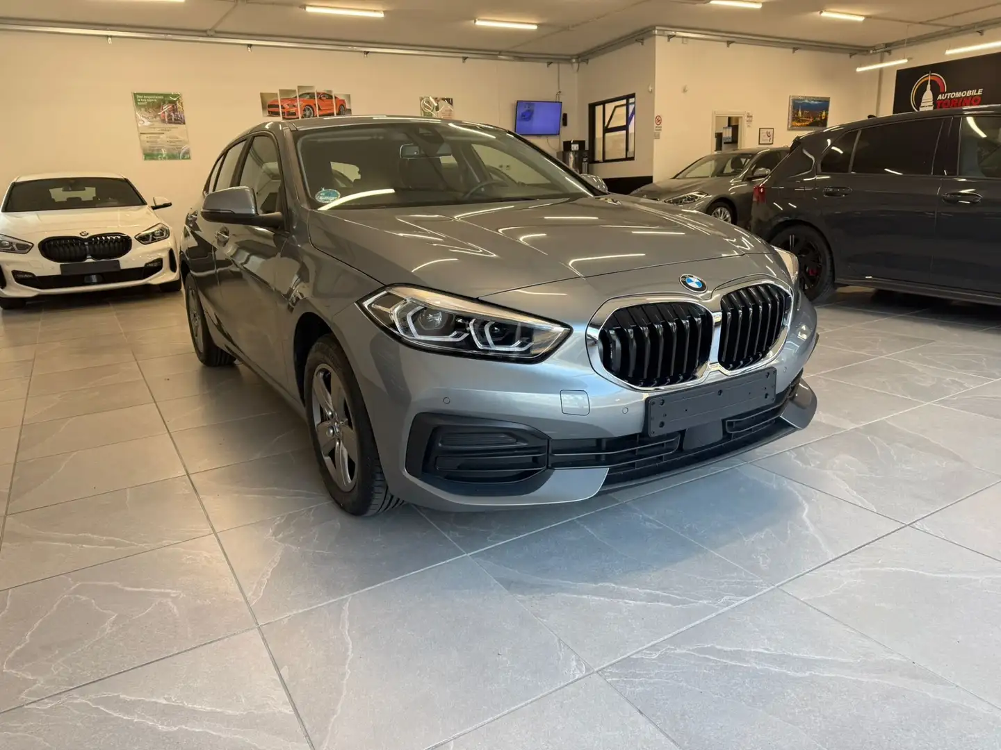 BMW 118 118i 5p. Business Advantage PRONTA CONSEGNA Gris - 2