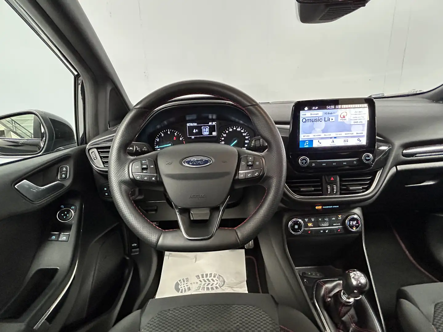 Ford Fiesta 1.0 EcoBoost ST-Line DAB|Cruise|Carplay Zwart - 2