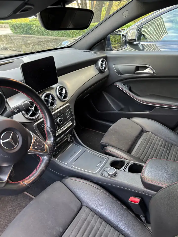 Mercedes-Benz CLA 180