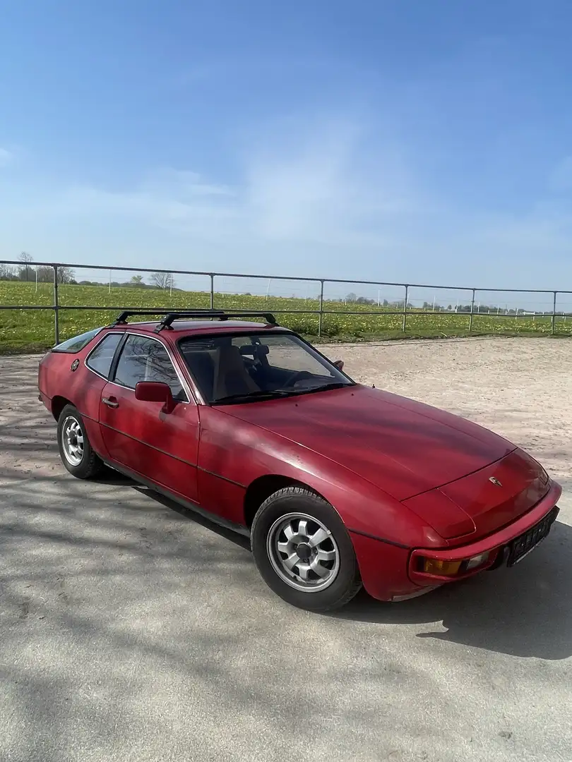 Porsche 924 Red - 1