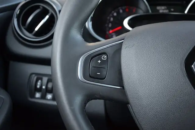 Renault Clio view 14