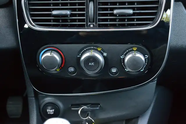 Renault Clio view 13