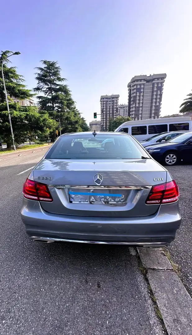 Mercedes-Benz E 220 E 220CDI BT Edition 7G Plus Edition Gris - 2