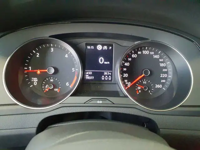 Volkswagen Passat view 11