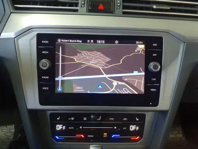 Volkswagen Passat view 12
