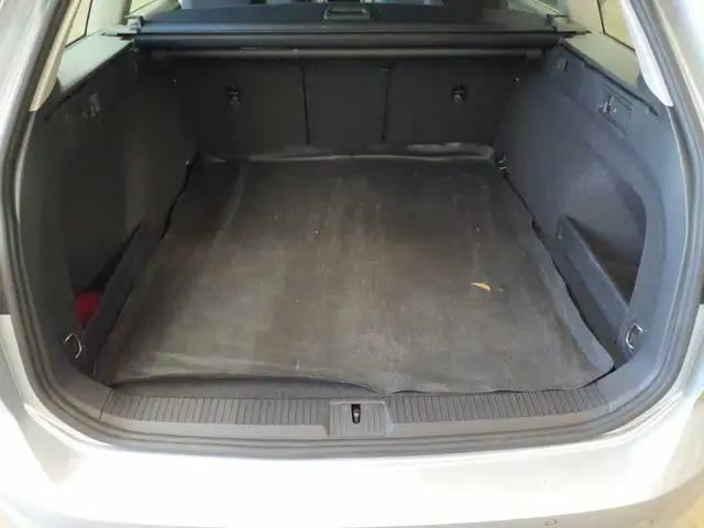 Volkswagen Passat view 15