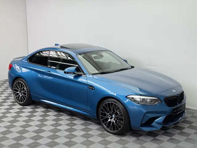 BMW M2 view 5