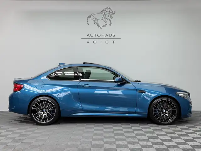 BMW M2 view 4