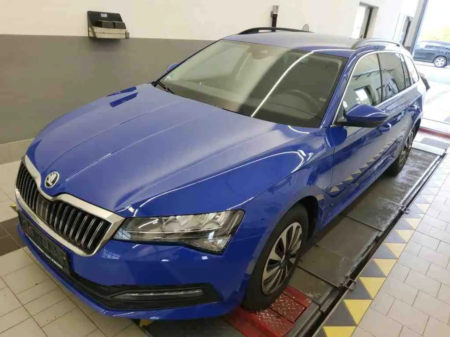 Skoda Superb Combi 1.5 TSI Ambition |ACC|SpurH|LM|Navi Blau - 2