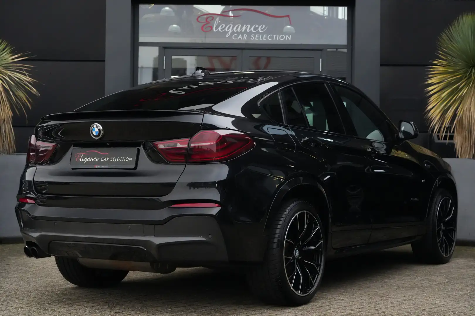 BMW X4 xDrive35i High Executive 306pk Schuif-/kanteldak/S Noir - 2