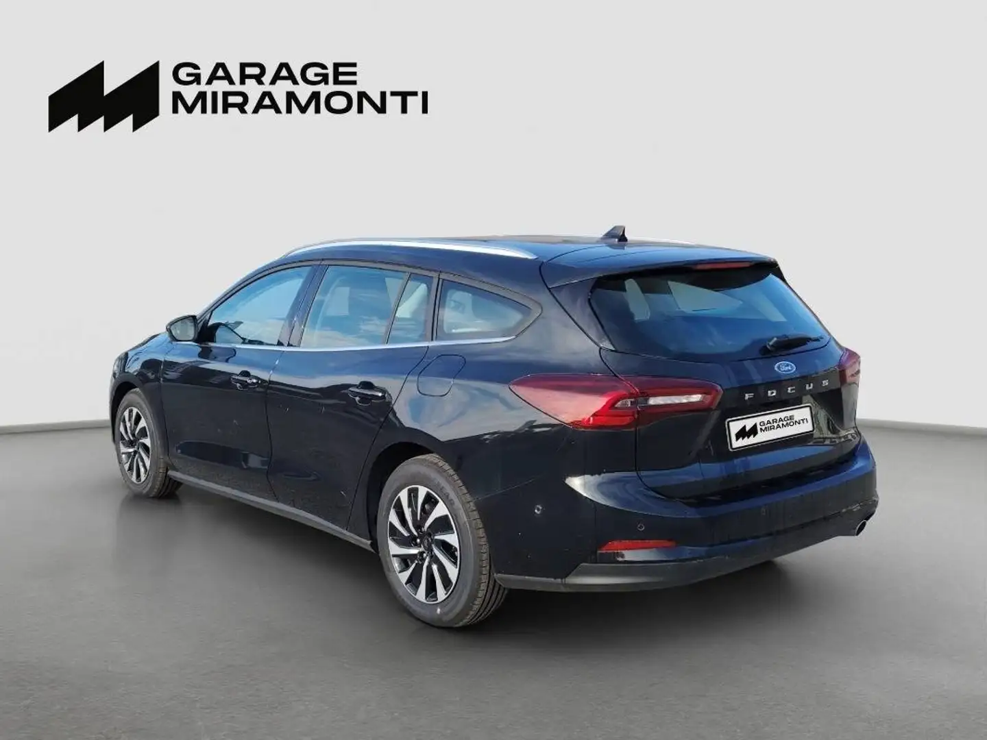 Ford Focus 1.5 ecoblue ST-Line X 115cv auto Negro - 2