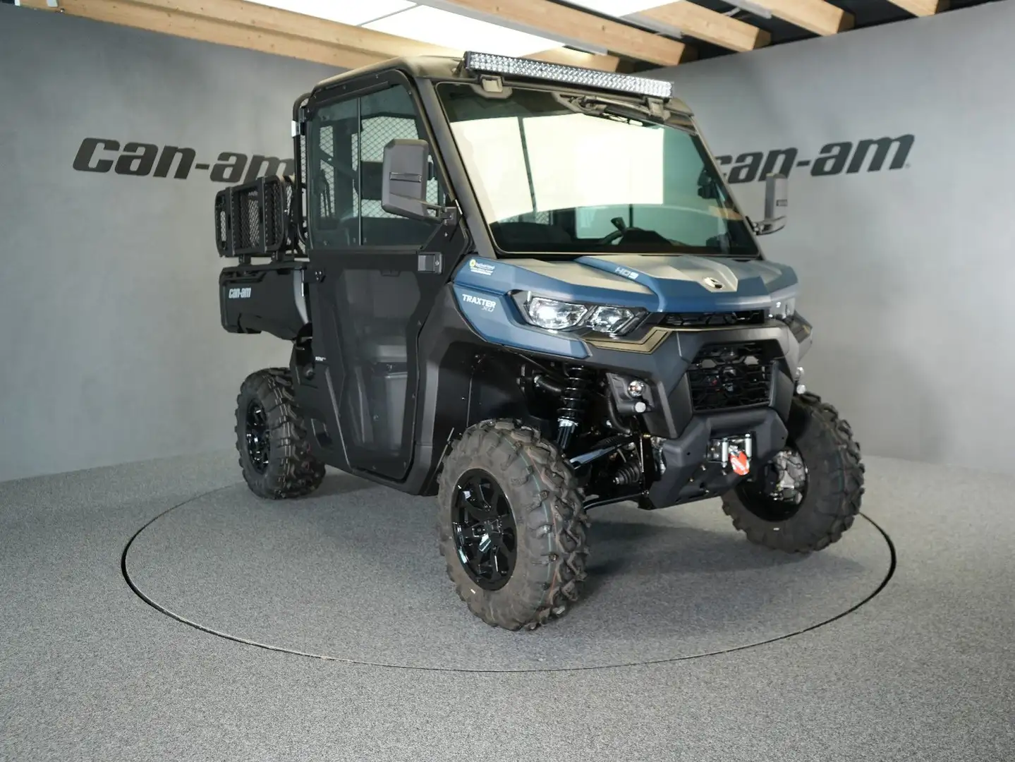 Can-Am Traxter HD9 XU MY 2025 mit Kabine und Heizung Albastru - 1