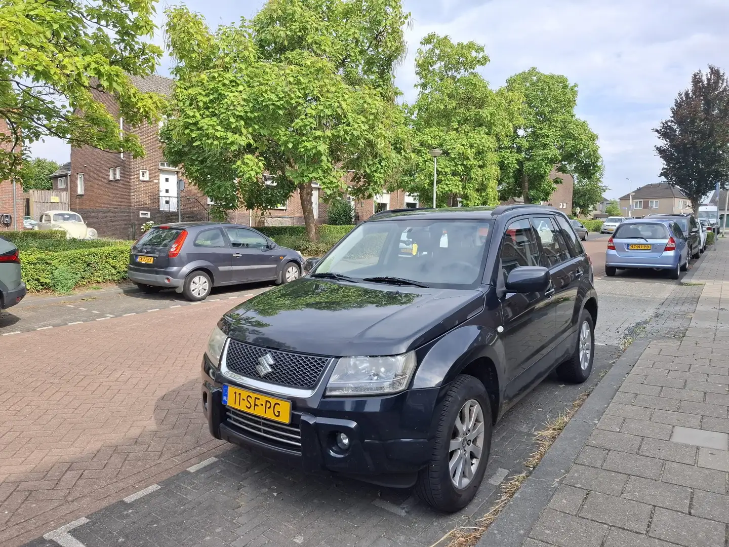 Suzuki Grand Vitara 2.0-16V Exclusive Negru - 1