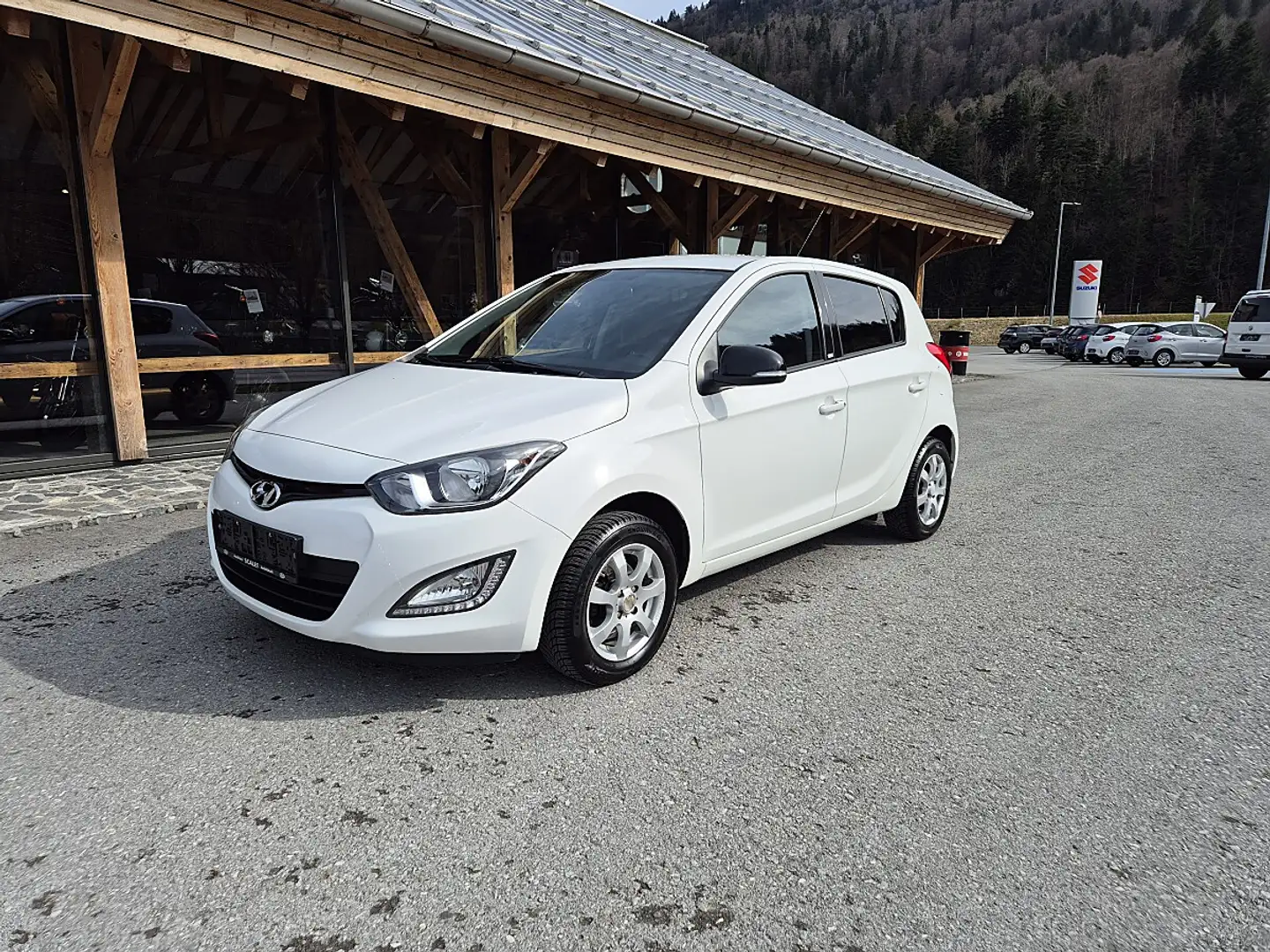 Hyundai i20 1,25 Life Go Weiß - 1