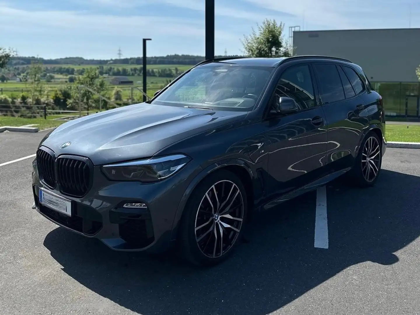 BMW X5 xDrive45e Aut. M-SPORTPAKET/LED/NAVI/PARKTR. PLUS Grau - 2