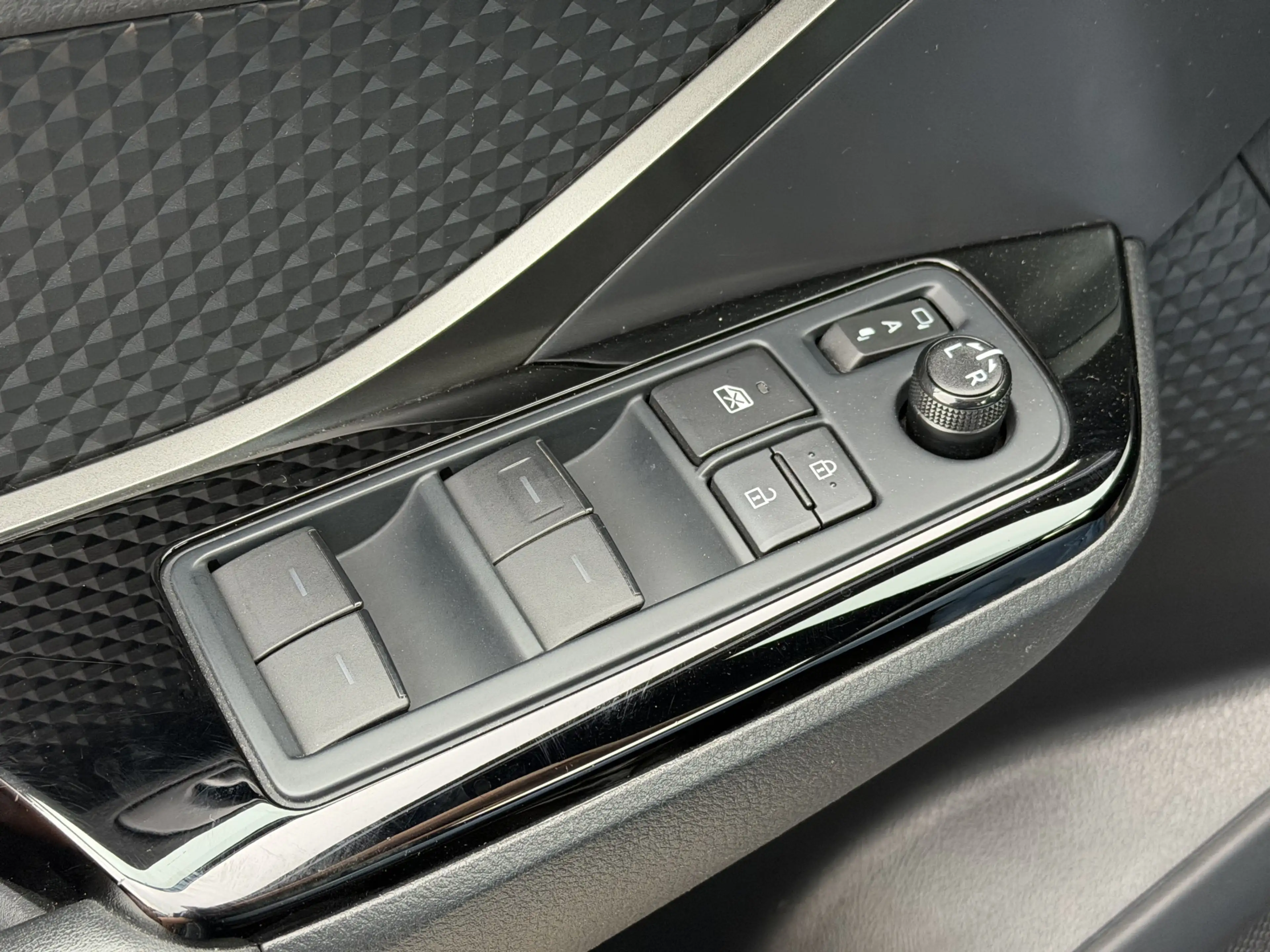 Toyota C-HR 1.8 Hybrid Style Parkeer en Dodehoek Sensoren Stoe — photo 12