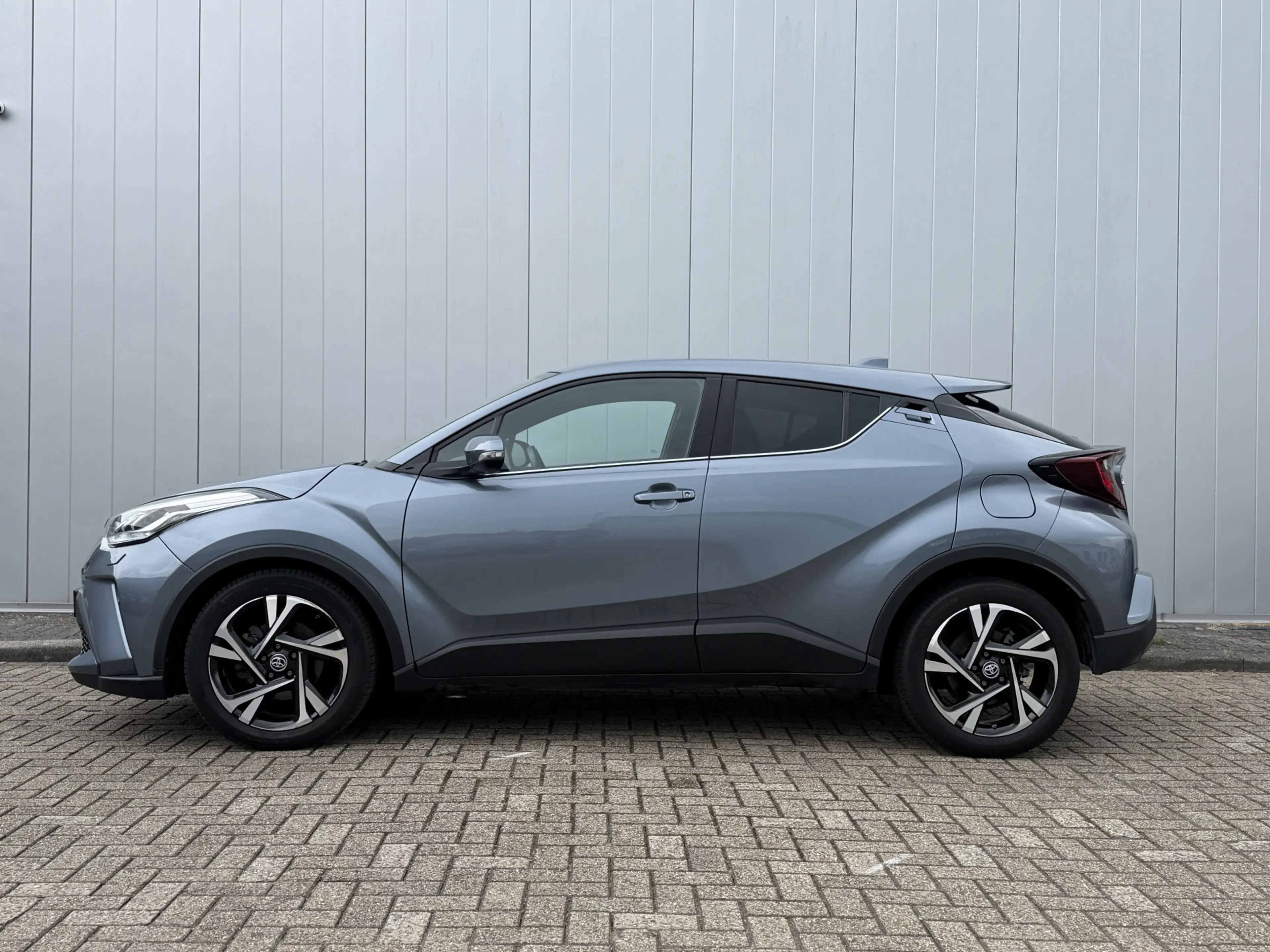 Toyota C-HR 1.8 Hybrid Style Parkeer en Dodehoek Sensoren Stoe — photo 2
