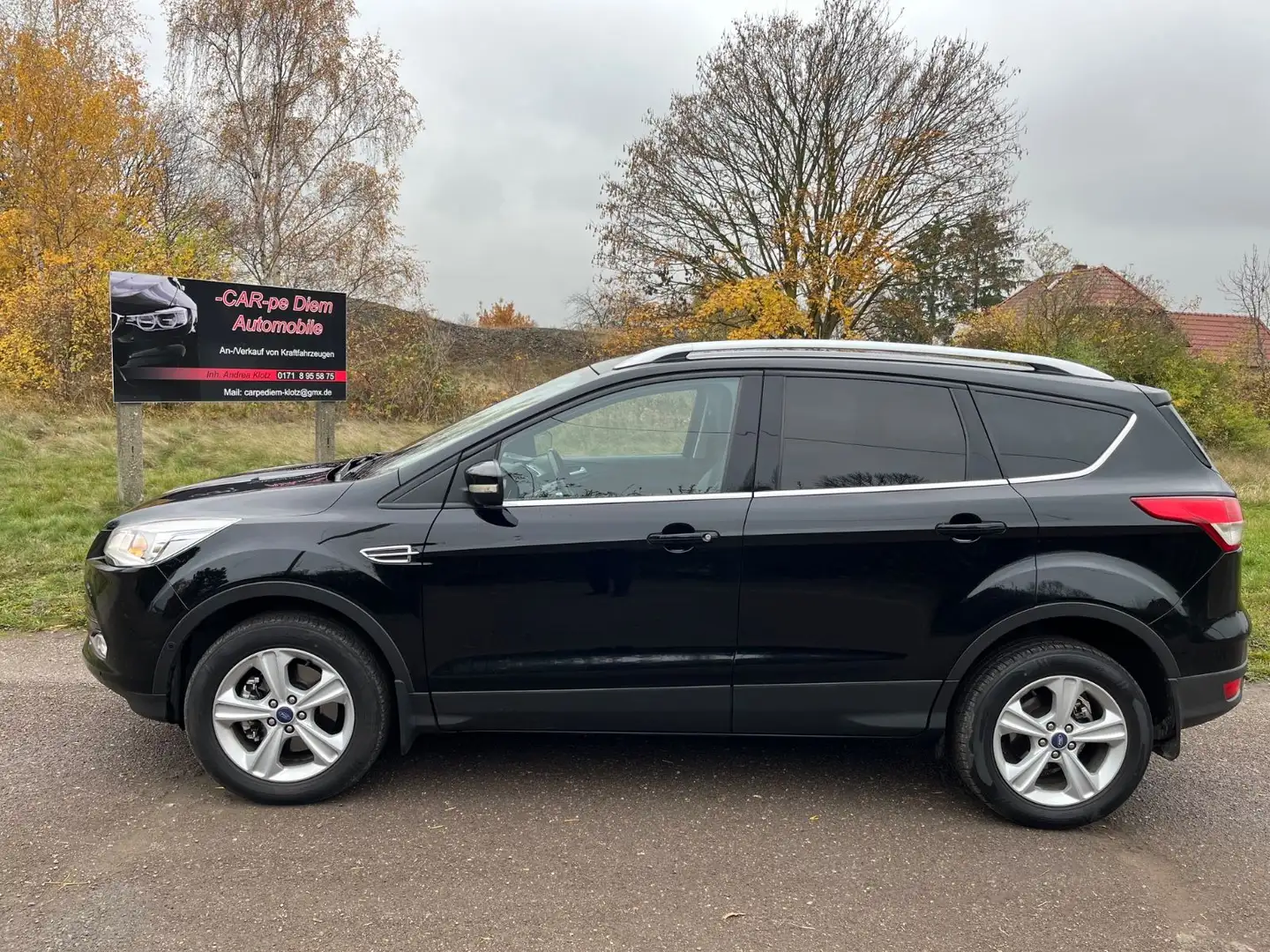 Ford Kuga Titanium / Navi / AHK Schwarz - 1