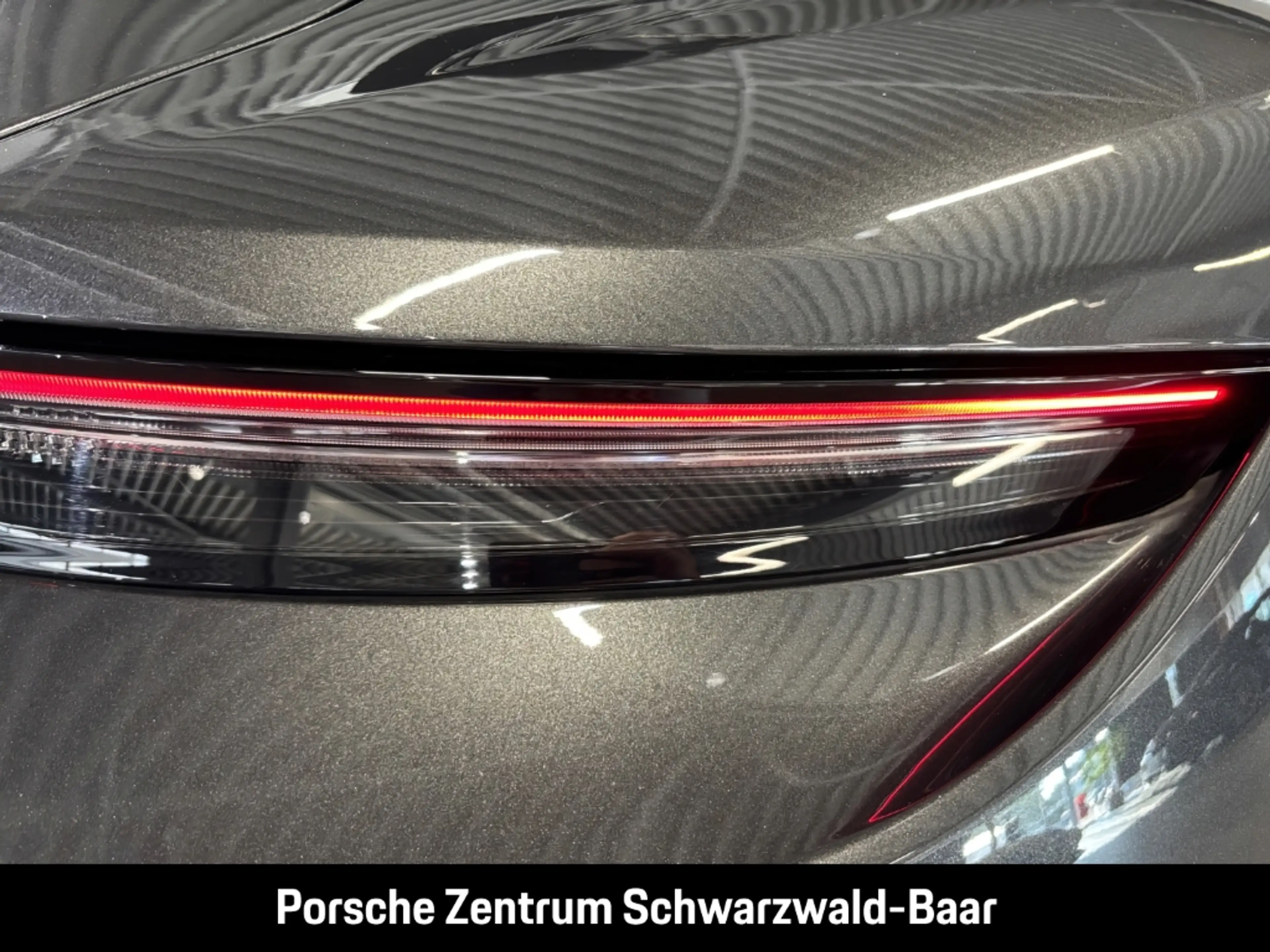 Porsche Taycan Sport Turismo Performancebatterie+ 21Zoll — photo 12