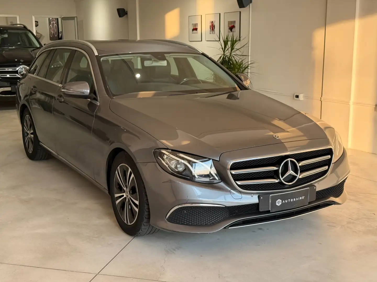 Mercedes-Benz E 200 E 200 d Auto Business Sport Grigio - 2
