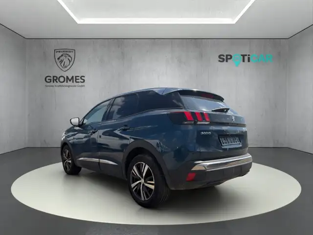 Peugeot 3008 view 5