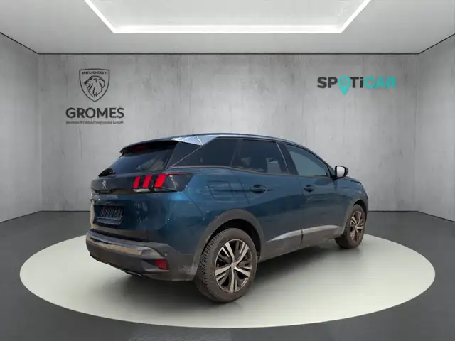 Peugeot 3008 view 3