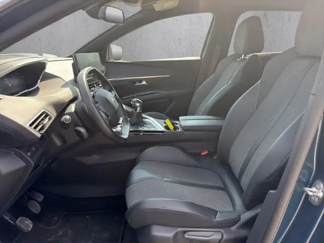 Peugeot 3008 view 9