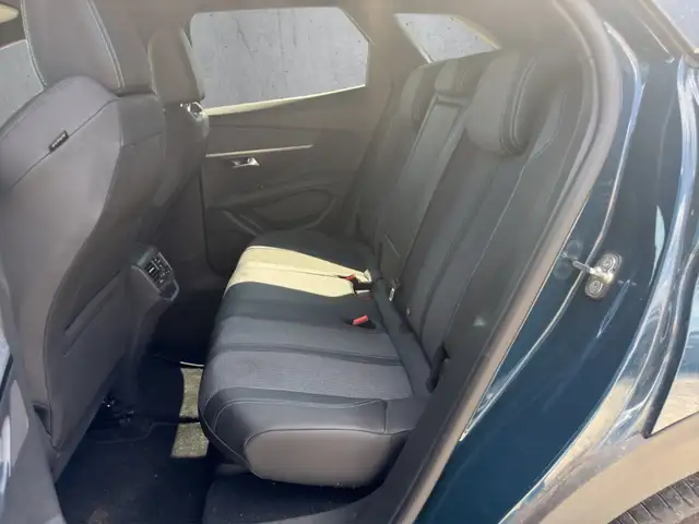 Peugeot 3008 view 8