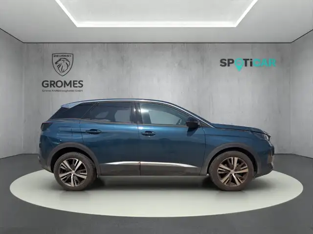 Peugeot 3008 view 2