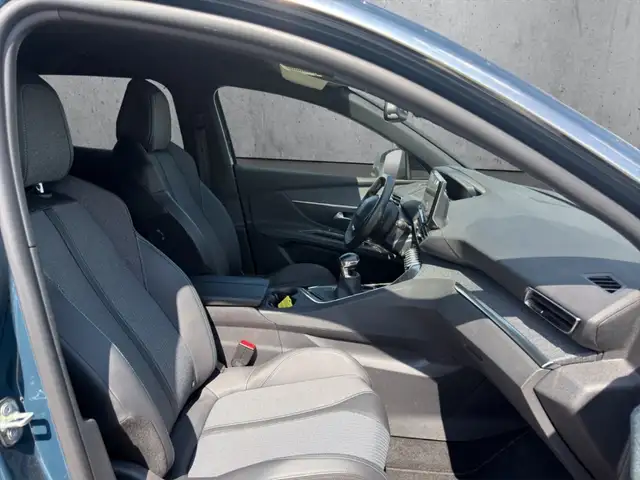 Peugeot 3008 view 13