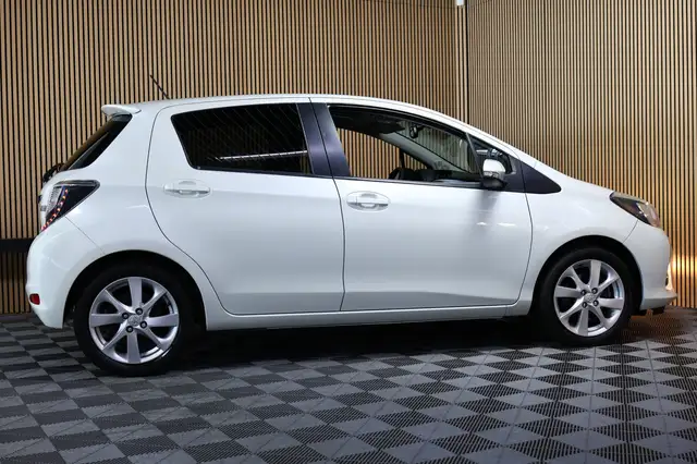 Toyota Yaris view 9