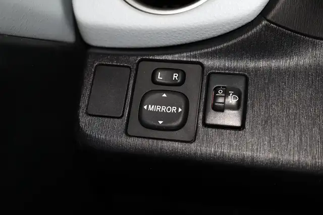 Toyota Yaris view 13