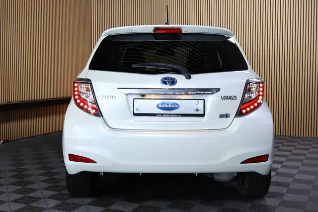 Toyota Yaris view 11