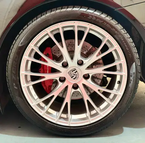 Porsche 911 view 22