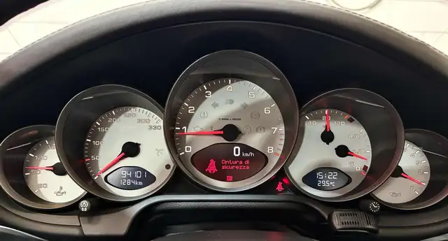 Porsche 911 view 19