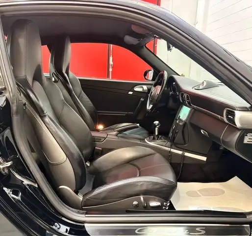 Porsche 911 view 14