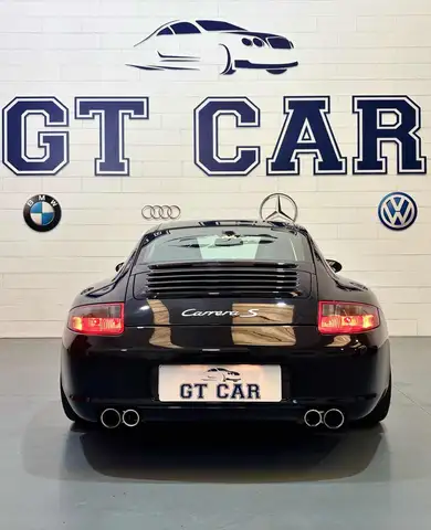 Porsche 911 view 9