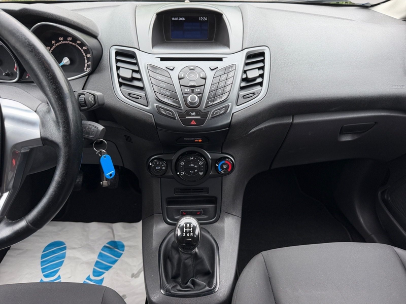 Ford Fiesta 1.25 Celebration — photo 11