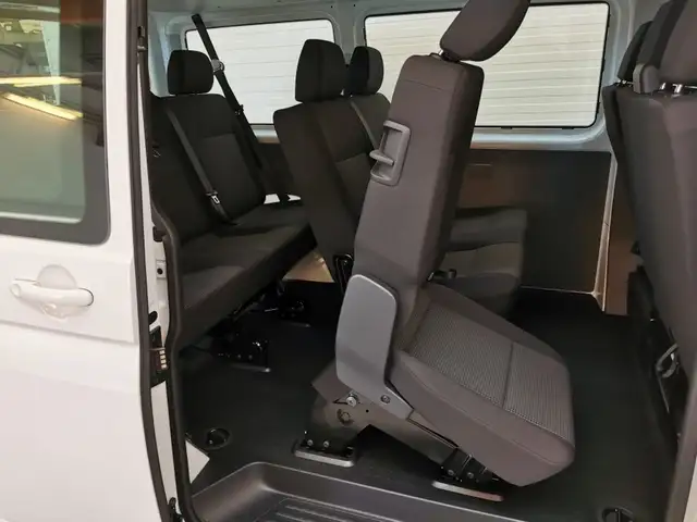 Volkswagen T6.1 Transporter Kombi TDI Ansicht 9
