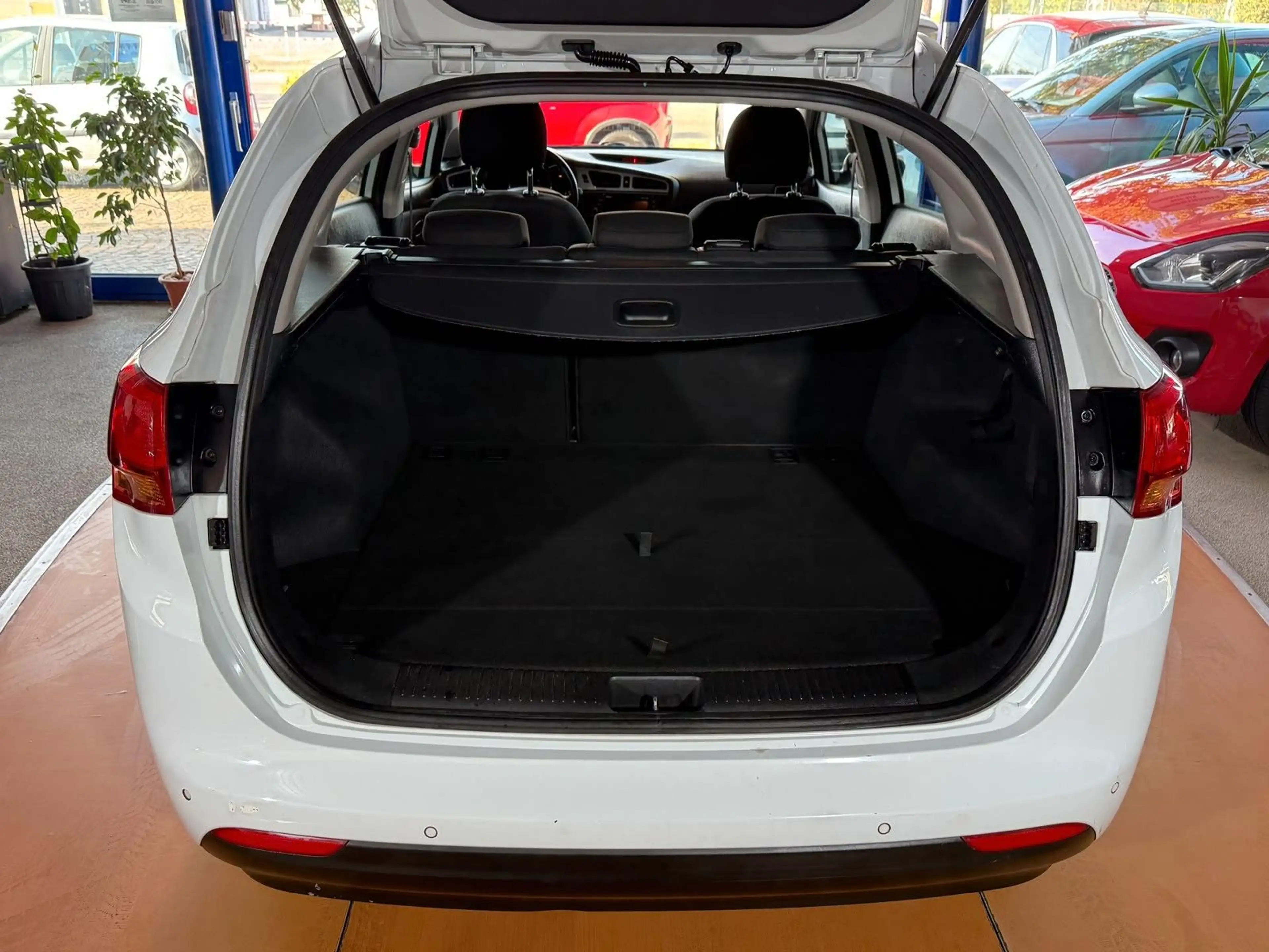Kia Ceed / cee'd Dream Team R-Kamera / Navi — photo 11