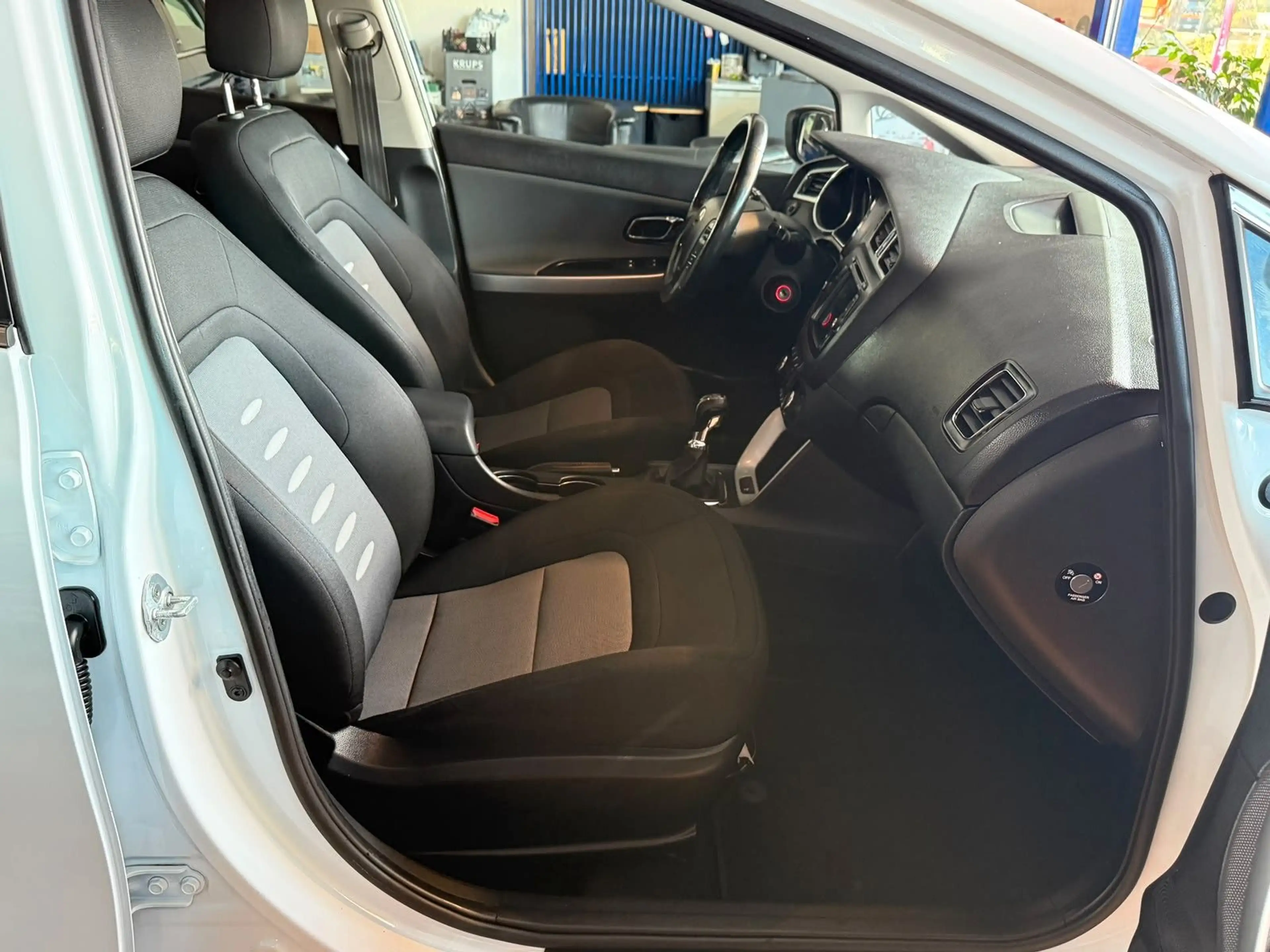 Kia Ceed / cee'd Dream Team R-Kamera / Navi — photo 13