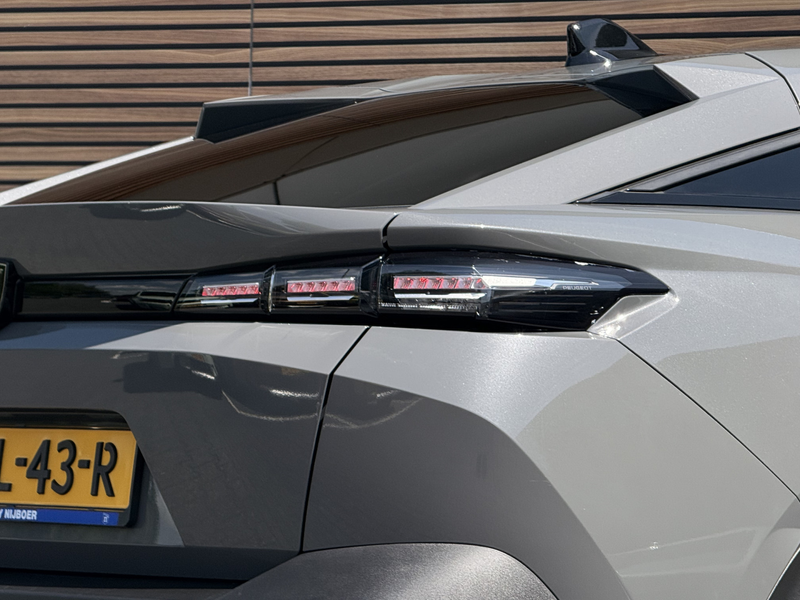 Peugeot 408 1.2 Hybrid 145 e-DCS6 Allure Adapt. Cruise / Camer — photo 15