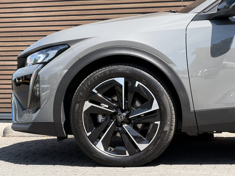 Peugeot 408 1.2 Hybrid 145 e-DCS6 Allure Adapt. Cruise / Camer — photo 11