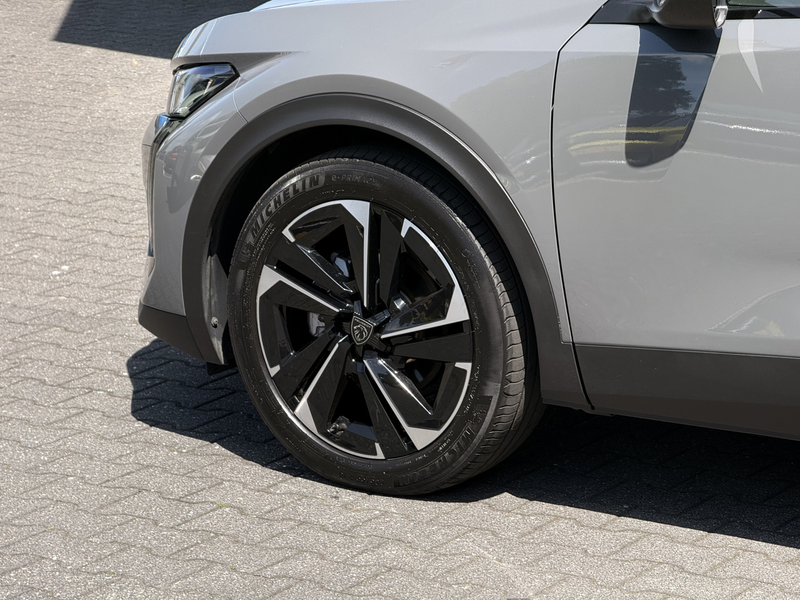 Peugeot 408 1.2 Hybrid 145 e-DCS6 Allure Adapt. Cruise / Camer — photo 12