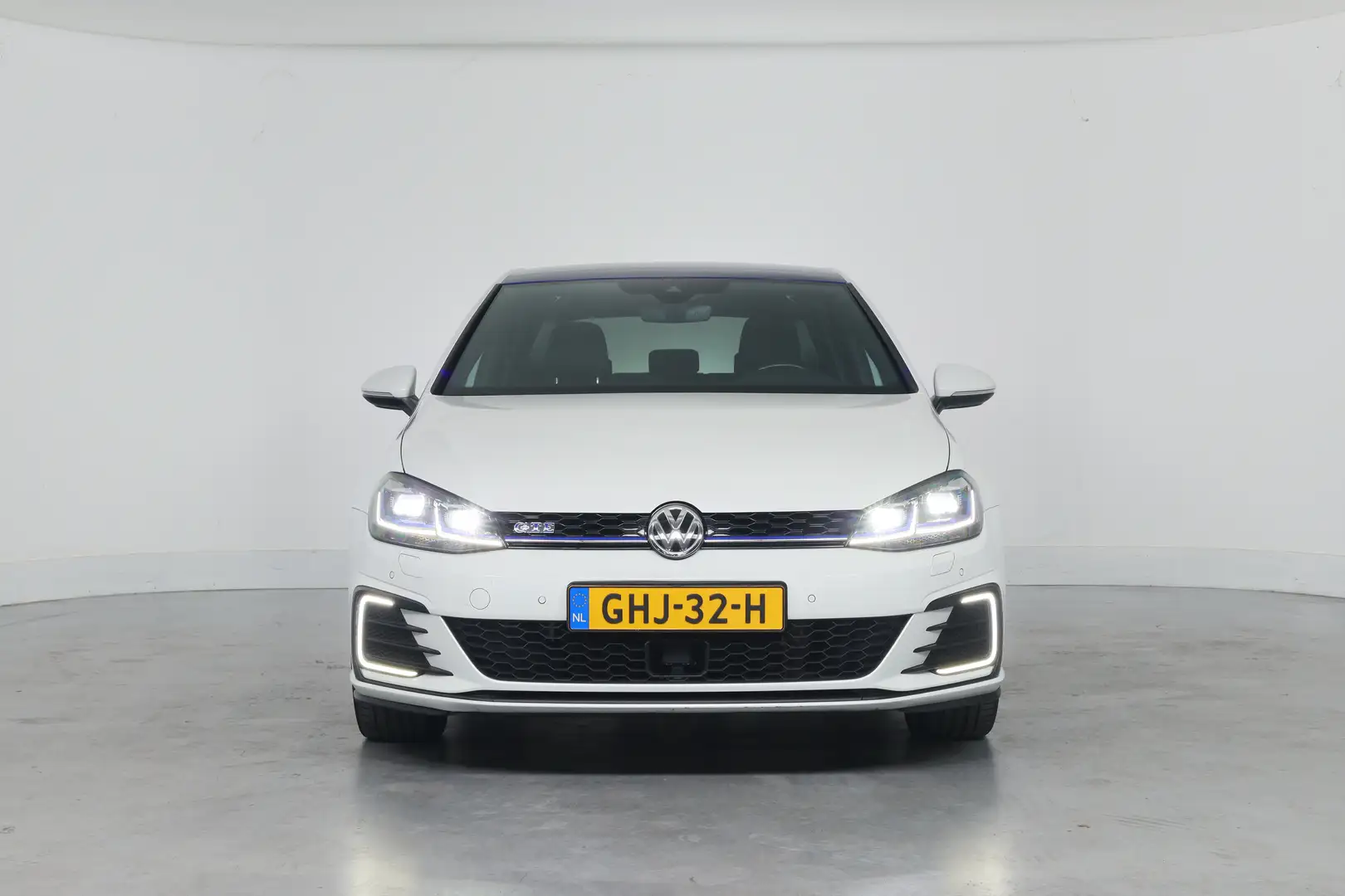 Volkswagen Golf GTE 1.4 TSI PHEV | LED | Camera | Leder | Memory | Sfe Blanc - 2