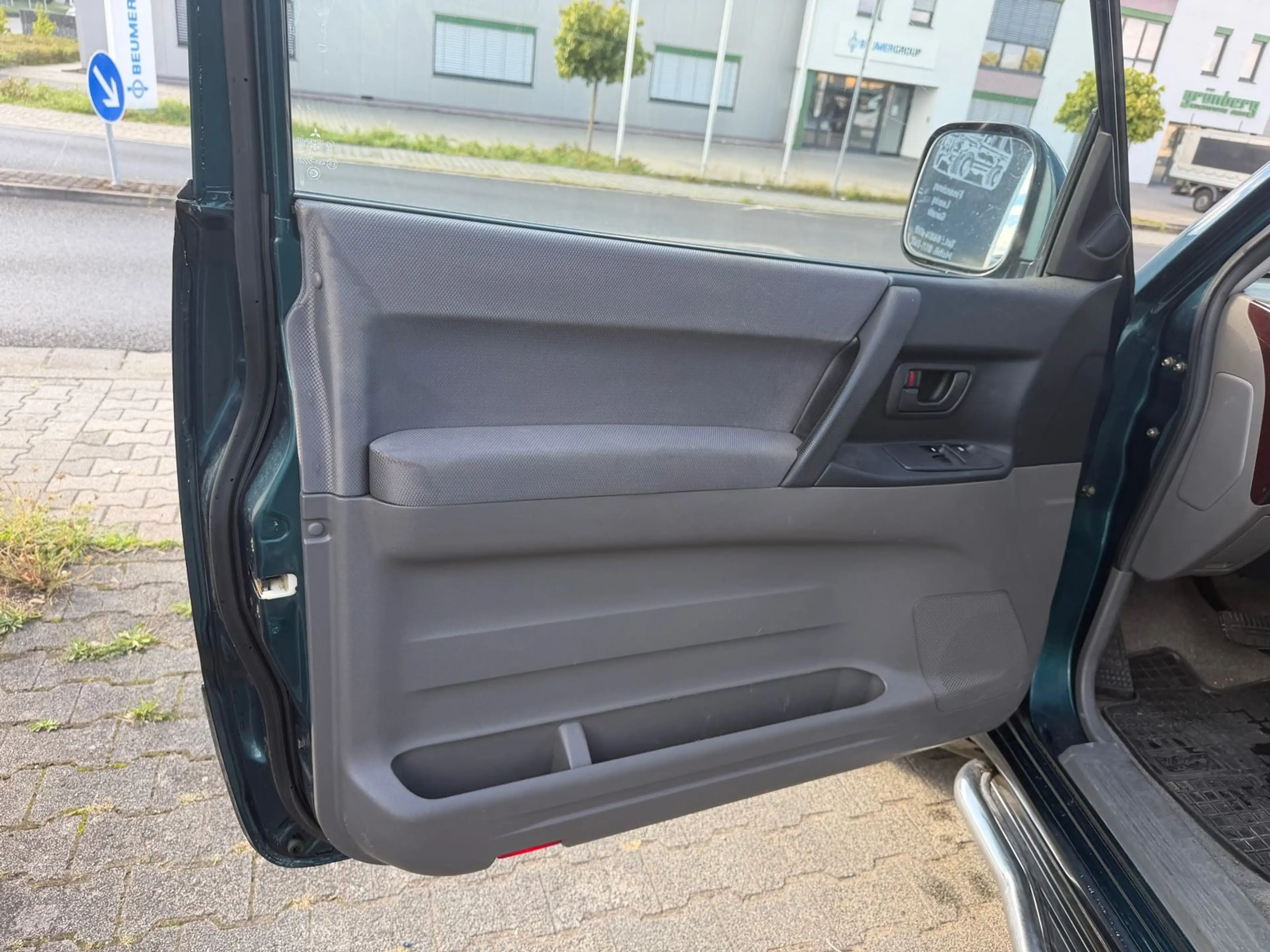 Mitsubishi Pajero 3,2 DI-D Elegance — photo 14