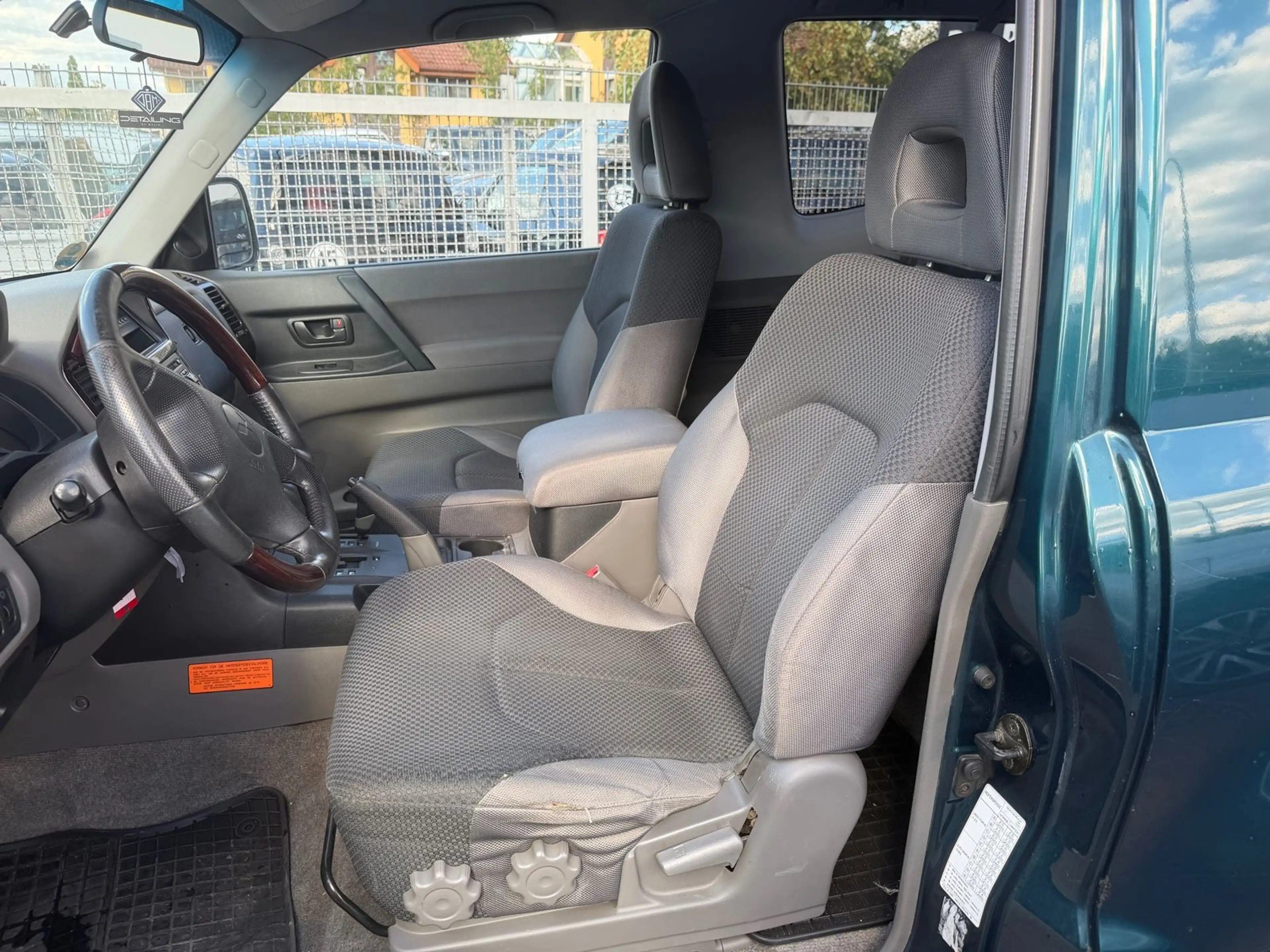 Mitsubishi Pajero 3,2 DI-D Elegance — photo 9