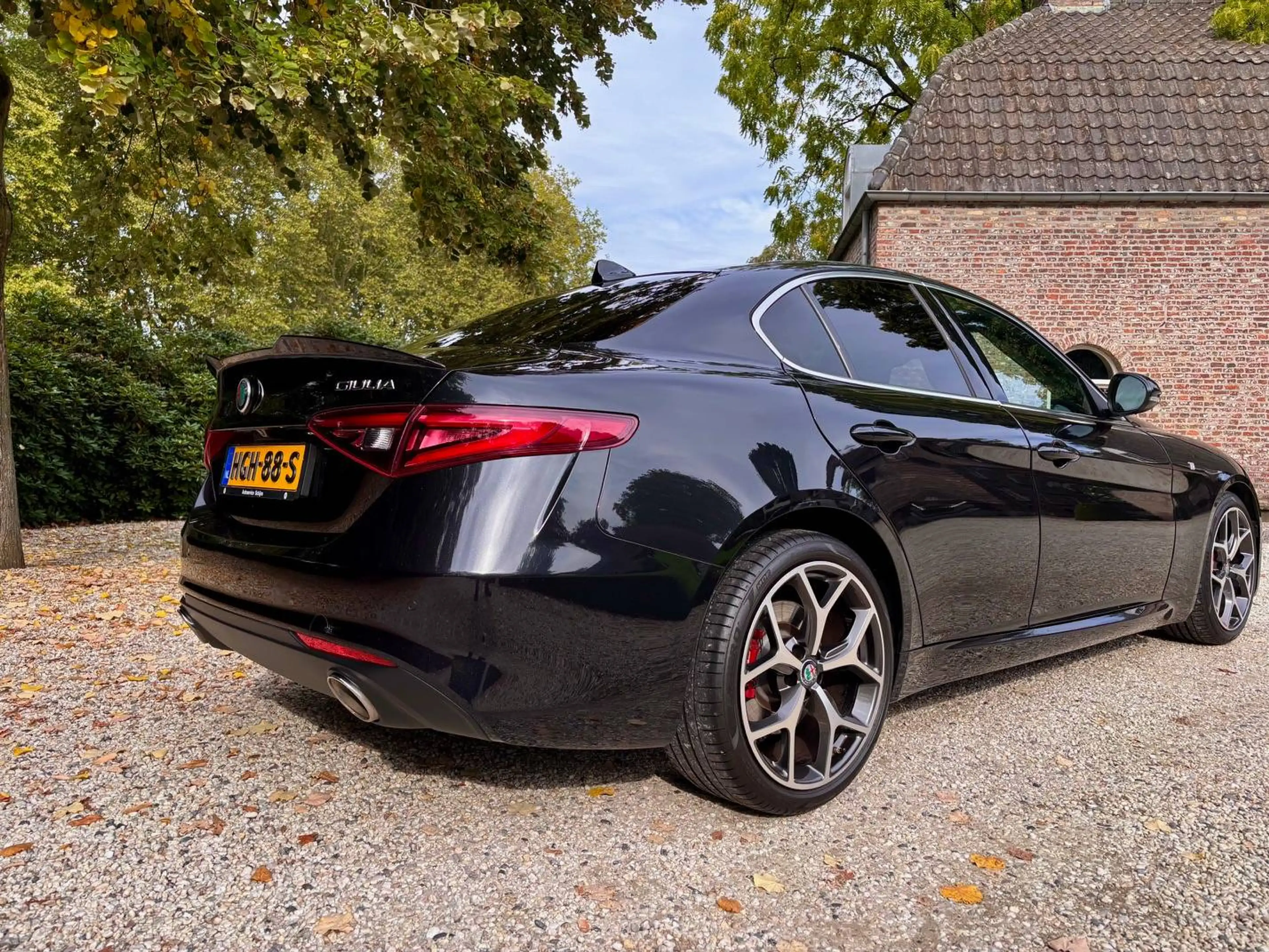 Alfa Romeo Giulia 2.0T TI — photo 8