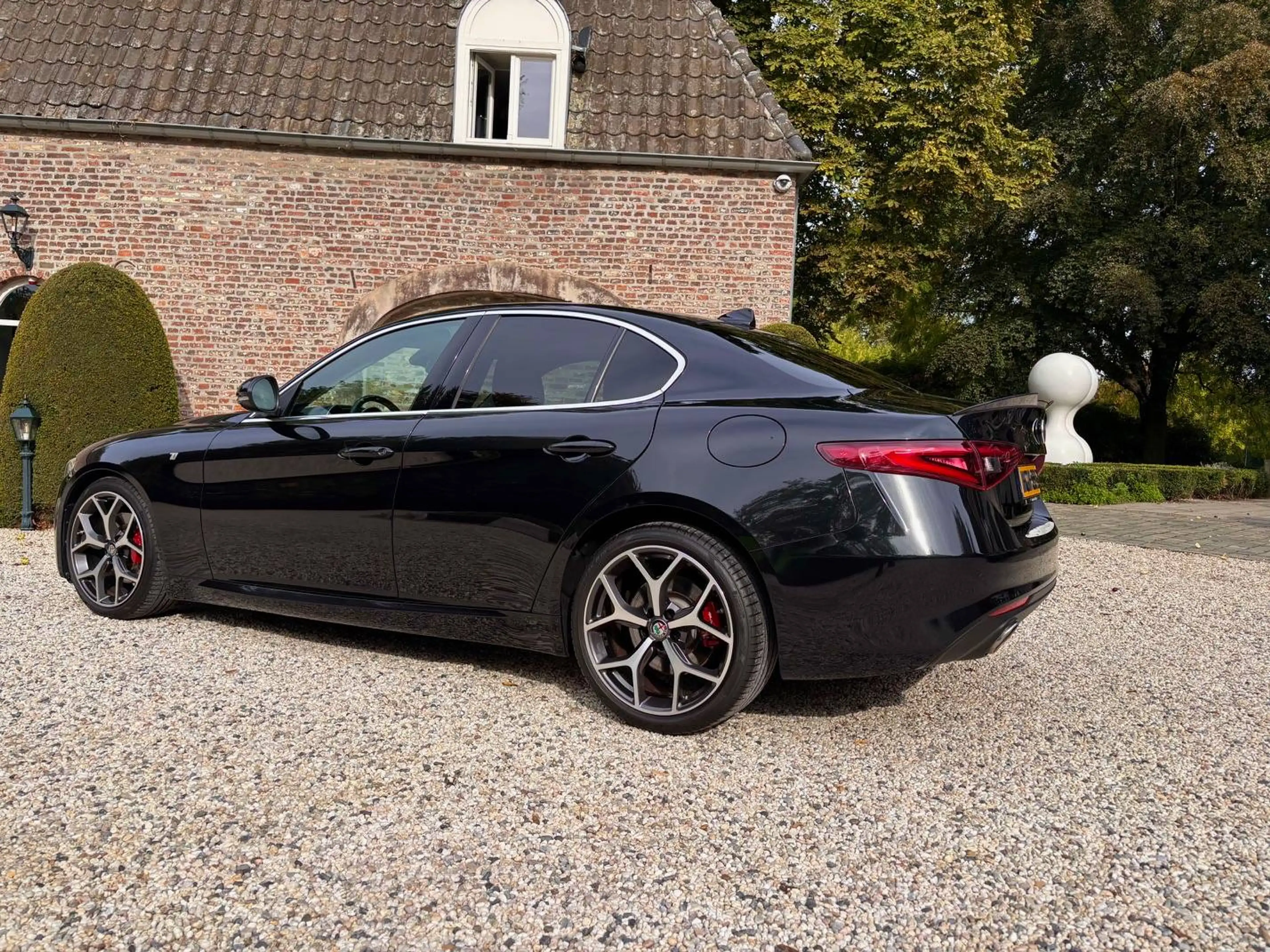 Alfa Romeo Giulia 2.0T TI — photo 5